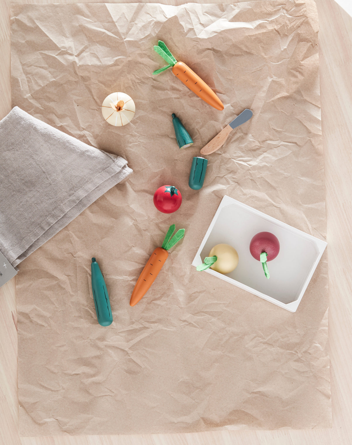 Mixed toy vegetable box
