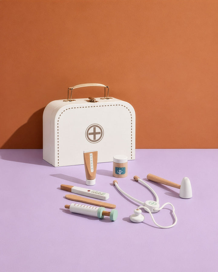 Doctors case play set white