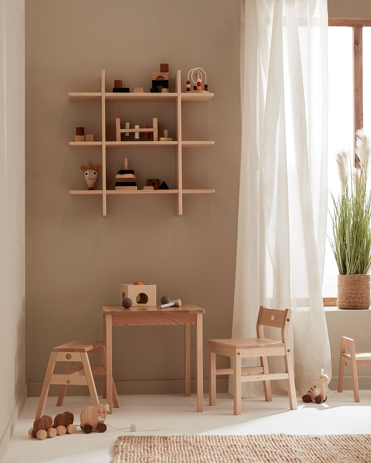 Kid's Wall shelf SAGA