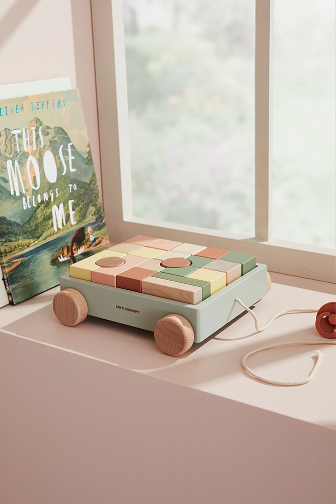 Wagon with blocks
