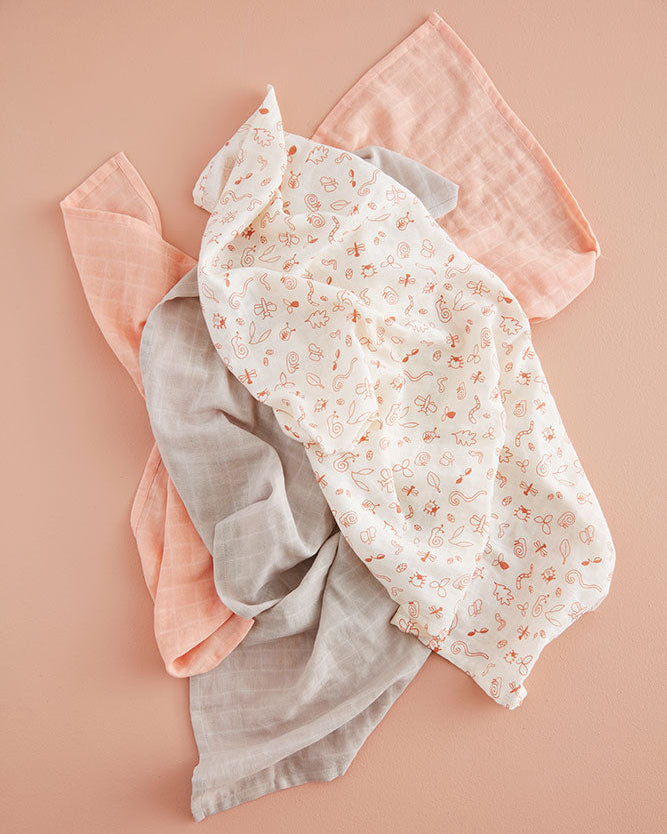 Lot doudous plats en mousseline rose
