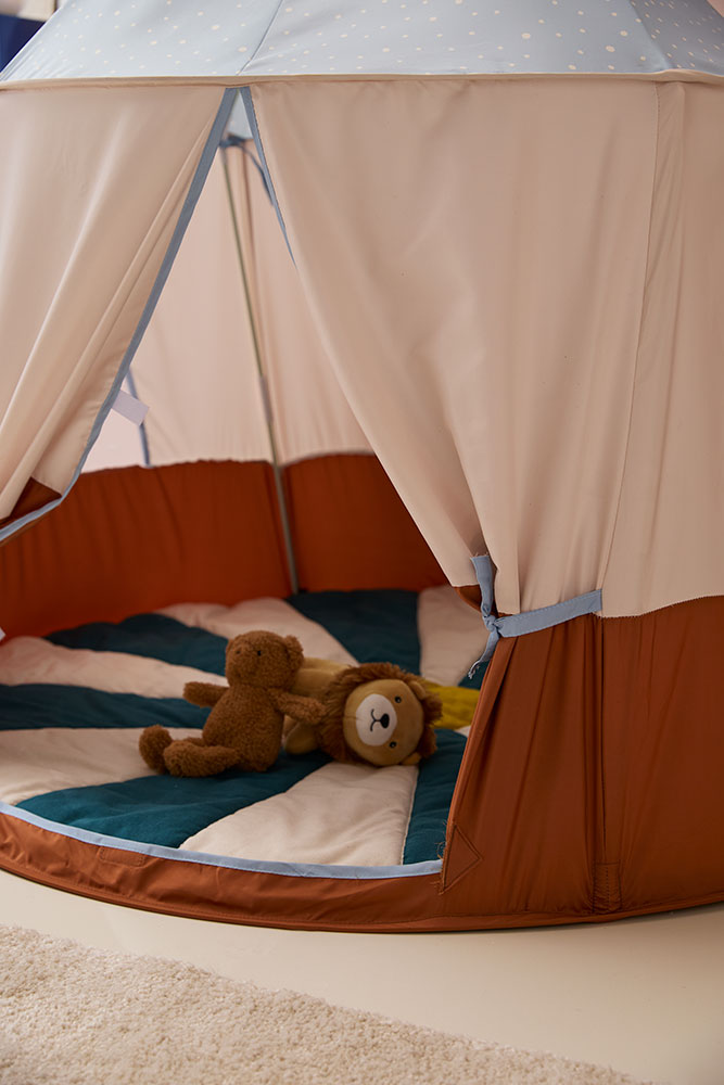 Tent circus blue