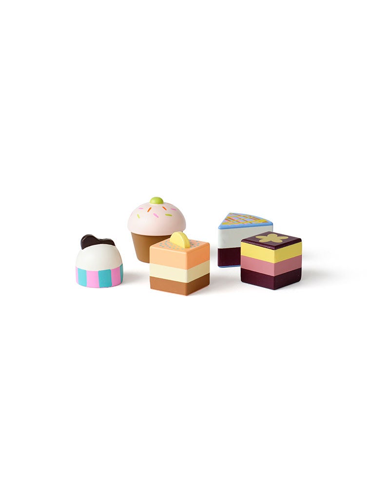 Cake stand and cakes