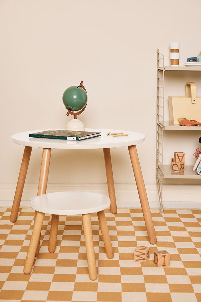 Table and stools white