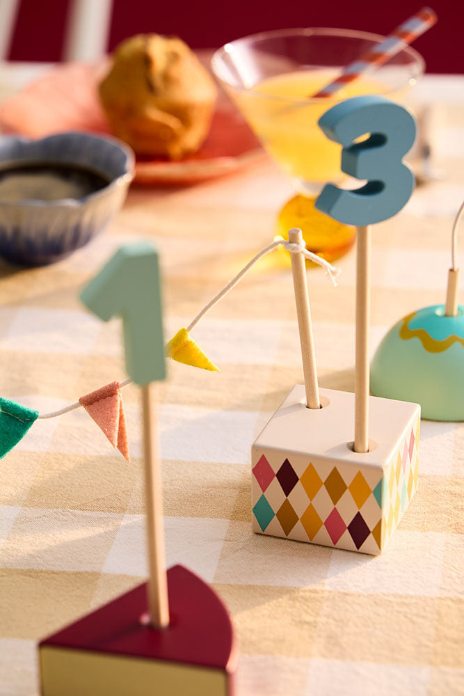 Birthday table decoration