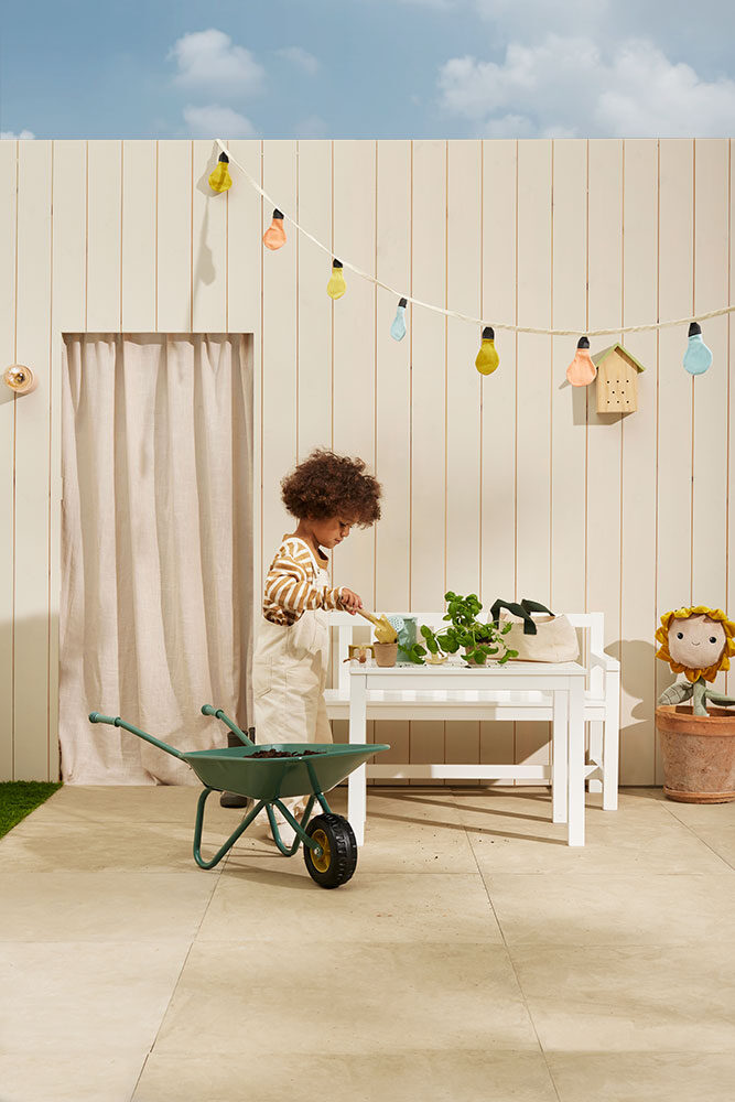 Garden sofa and table set white