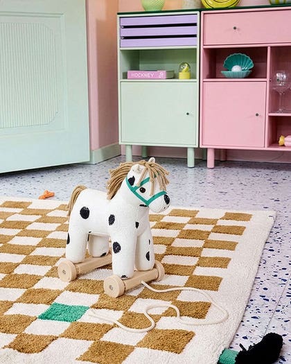 Pull Along horse PIPPI