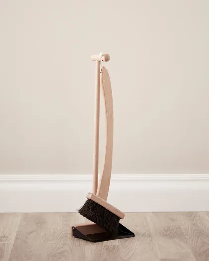 Brush and dustpan