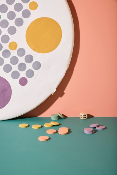 Jeu Ludo set dés et pions